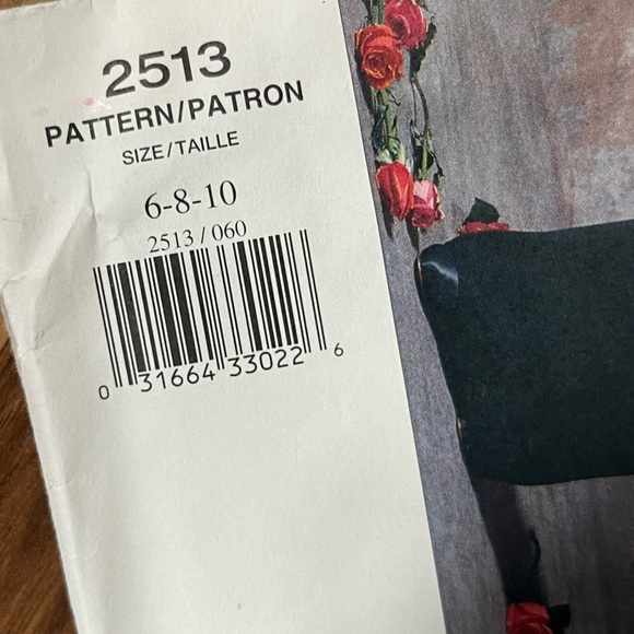 Vogue Guy Laroche 2513 VTG Sewing Pattern Tie-Front, Collarless Jacket & Skirt - Picture 2 of 5